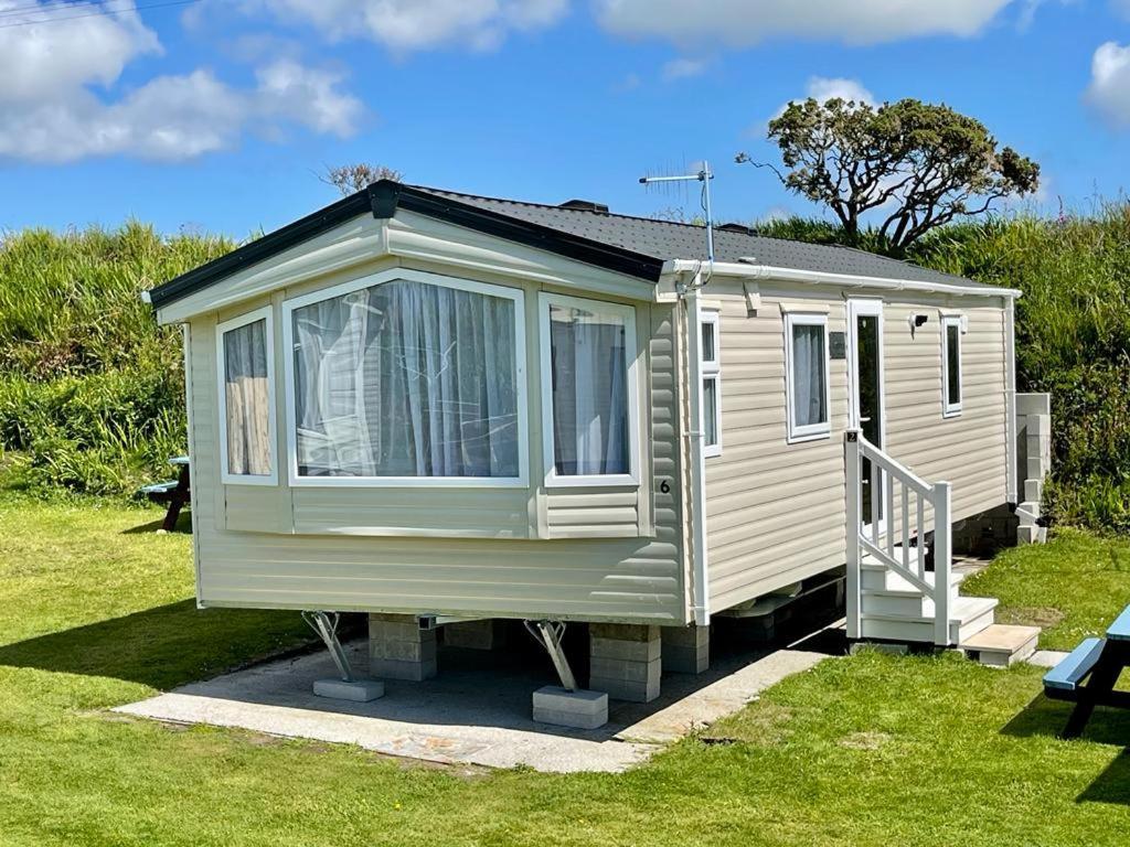 Roselands Caravan Park, Nr Lands End, Cornwall Holiday home