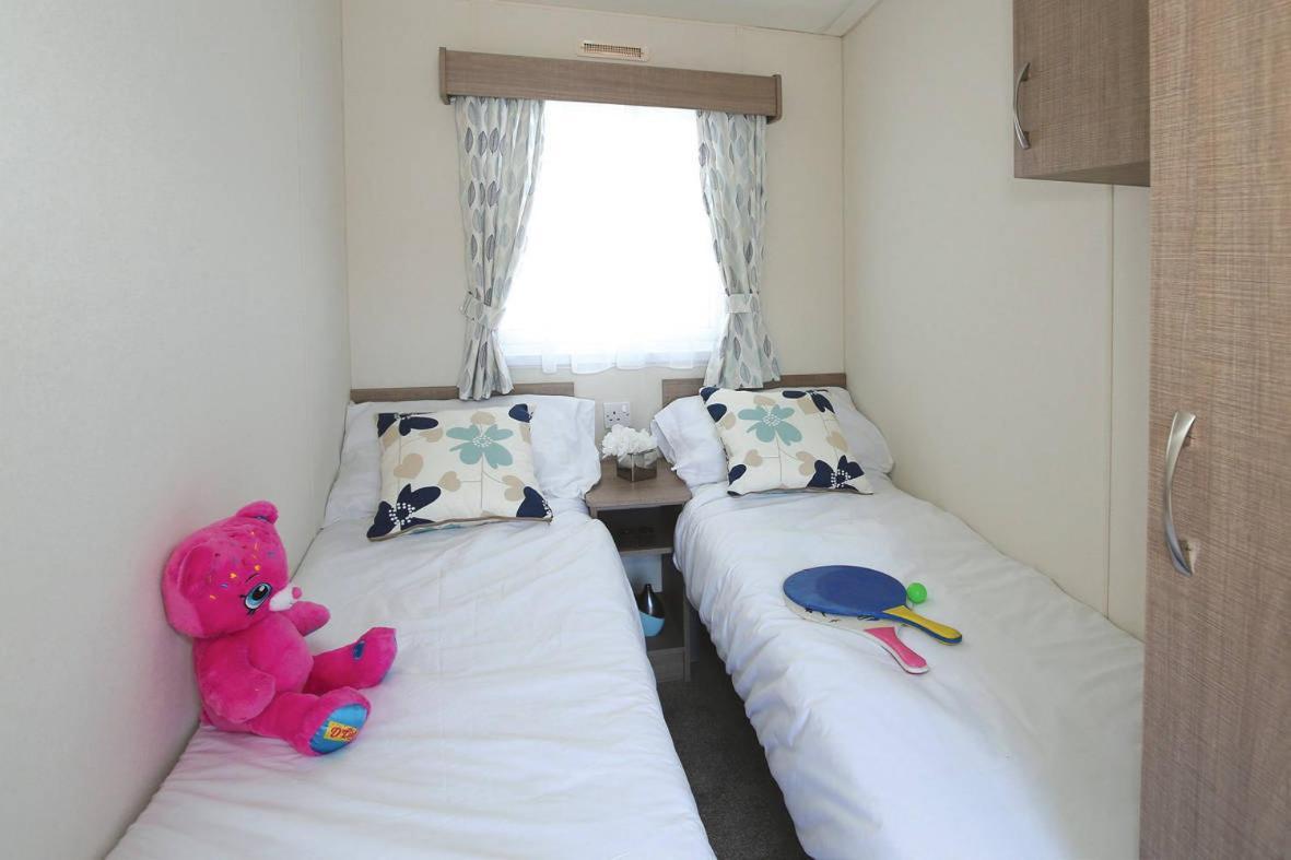 Roselands Caravan Park, Nr Lands End, Cornwall Holiday home St Just
