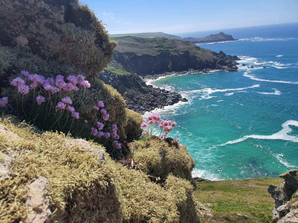 Roselands Caravan Park, Nr Lands End, Cornwall St Just