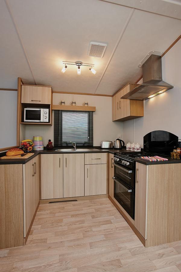 Roselands Caravan Park, Nr Lands End, Cornwall Holiday home St Just