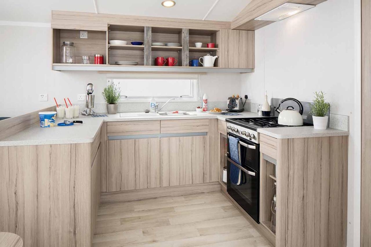 Roselands Caravan Park, Nr Lands End, Cornwall Holiday home *