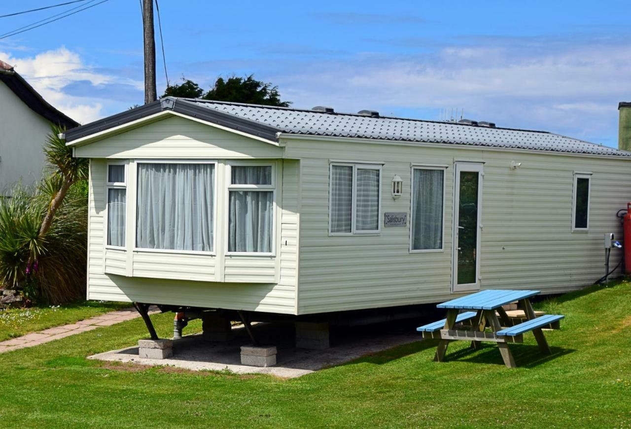 Roselands Caravan Park, Nr Lands End, Cornwall Holiday home St Just