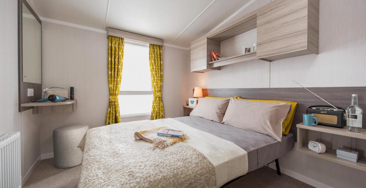 Roselands Caravan Park, Nr Lands End, Cornwall Holiday home