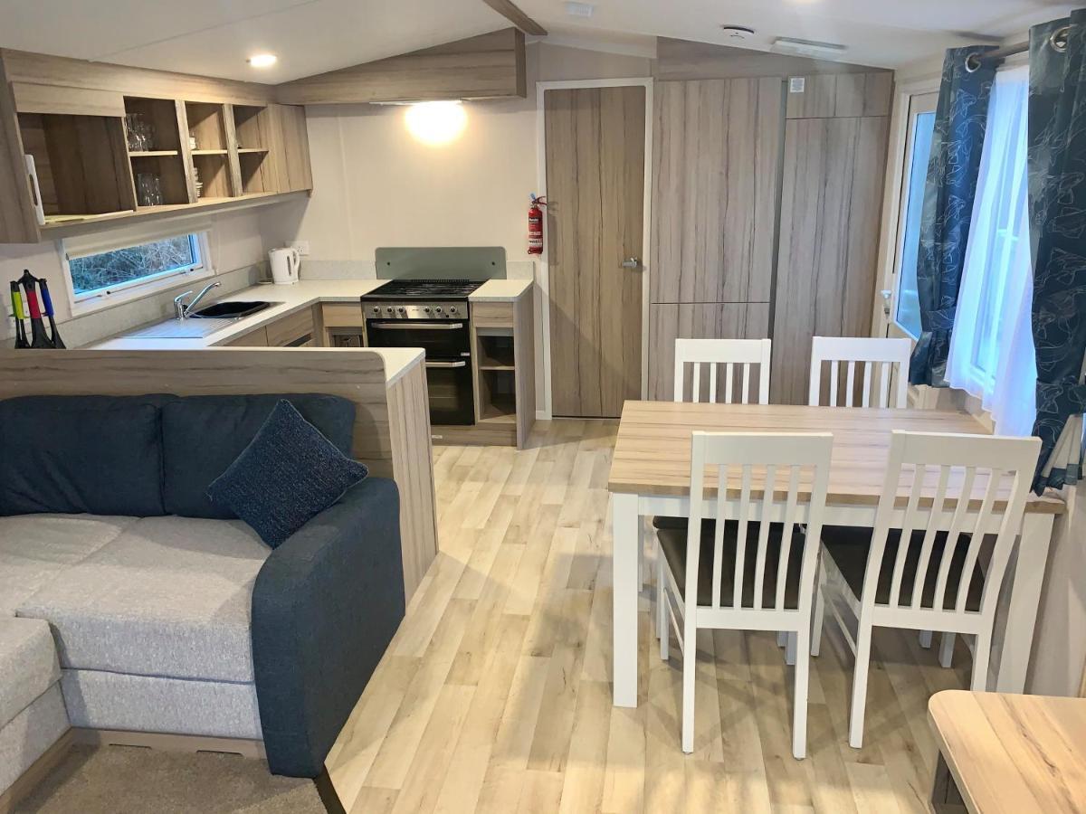 Roselands Caravan Park, Nr Lands End, Cornwall Holiday home St Just